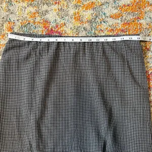American Eagle Black and White Plaid Skirt Side Slit Size Large Fall Whimsigoth thumbnail 9