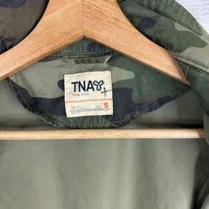 TNA Aritzia Womens size Small Camo Utility Jacket Green Adjustable Waist thumbnail 6