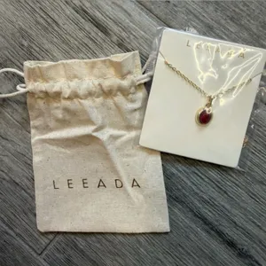 Leeada Oval Gemstone Pendant Necklace Gold Tone Burgundy Stone LEE-FA-002 NEW thumbnail 1