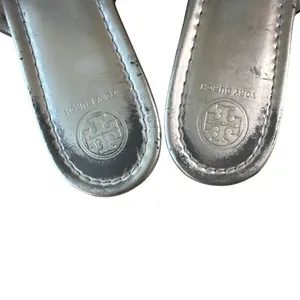Tory Burch Miller Sandals Silver Metallic Finish Leather 9.5 Logo‎ thumbnail 3