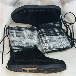Toms Black Suede Boots with Blue Label‎ Size 6.5 thumbnail 5