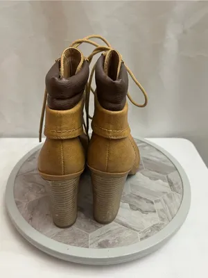 G by GUESS Women’s Size 7 Tan Lace Up Heeled Combat Ankle Boots thumbnail 3