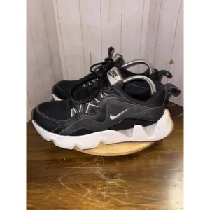 Nike Ryz 365- Women's‎ Sneaker - Size 9.5 Black White thumbnail 8