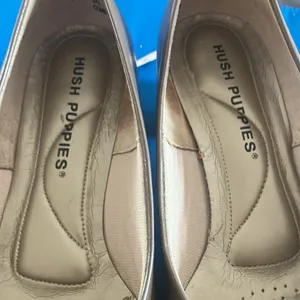 Hush Puppies Tan low heel pumps 6 thumbnail 3