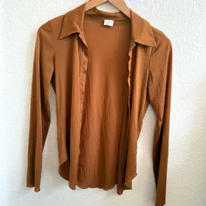 Wilfred Aritzia Slightly Sheer Pose Long Sleeve Button Down Collar Top Blouse S thumbnail 4