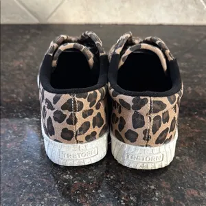 Tretorn Nylite women's Leopard Print Slip-On Sneakers Leopard W8 thumbnail 4