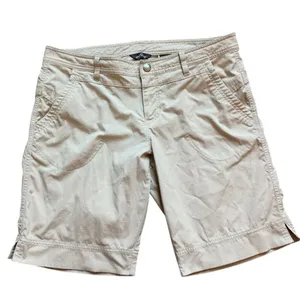 Womens Eddie Bauer Summer 2011 Khaki Chino Shorts - Sz 10 thumbnail 1