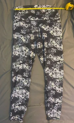 Fabletics Women’s Floral High Rise Ankle Leggings Black/White Size M thumbnail 1