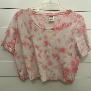 Pink‎ by Victoria secret Tie Dye Crop top shirt Size large thumbnail 1
