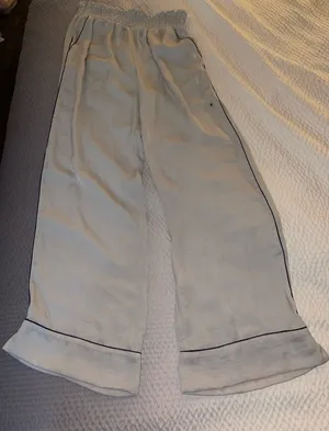 NWT Aerie Light Gray Ruffled Pants Size Medium thumbnail 1