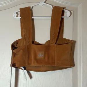 ALO Yoga Micro Corduroy Winter Break Bra Crop Top Toffee Brown. NWT SOLD OUT thumbnail 2