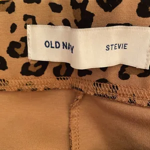 Old Navy leopard print leggings thumbnail 4