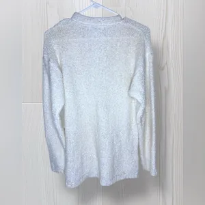 WYE OAKS Women’s Cozy White Button Up Knit Cardigan thumbnail 3