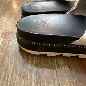 Sorel White Two Strap Leather Sandals with Black Sole Studded Detailing Women 10 thumbnail 4