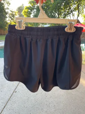 Black Lululemon Hotty Shorts 2.5" thumbnail 2