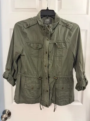 Green military jacket Size XL thumbnail 1
