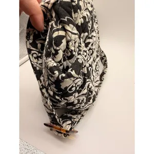 Tanyalee‎ Design Shoulder Bag Womens Medium Black White Quilted Damask Paisley thumbnail 4