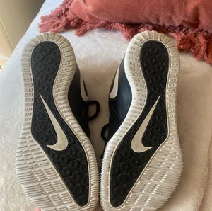 Nike Volleyball Shoes thumbnail 2