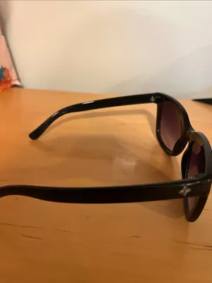 Simply Vera by Vera Wang Sunglasses thumbnail 3