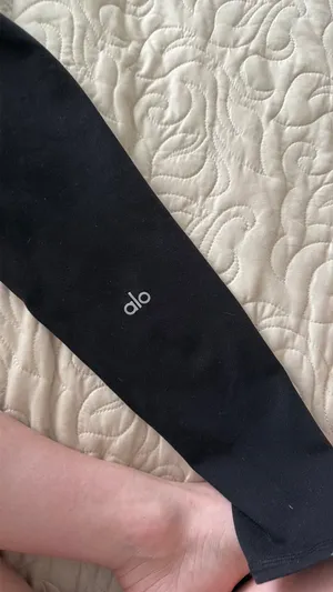 Alo Yoga thumbnail 4