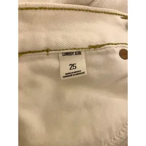 Women's‎ BDG Urban Outfitters White Wash Cowboy Jean Bootcut 25 Waist 29" Inseam thumbnail 3