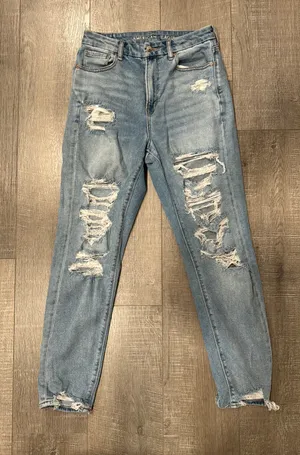 American Eagle Curvy Mom Jeans thumbnail 3