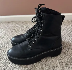 H&M Divided Women’s 10 Black Shiny Gloss Combat Platform Boots thumbnail 3