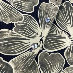 Tommy Bahama Vest Womens Medium Black‎ Beige Silk Hawaiian Floral Tie Front thumbnail 5