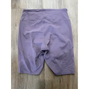 Lululemon lab Embossed Nulu Yoga Short 8" Tracer Print Emboss‎ Purple Size 6 thumbnail 2