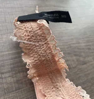 NWT  bra thumbnail 3
