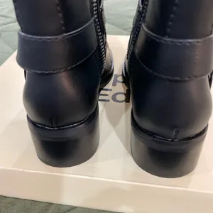 Open Edit Elegant Black Leather Moto Boots thumbnail 9