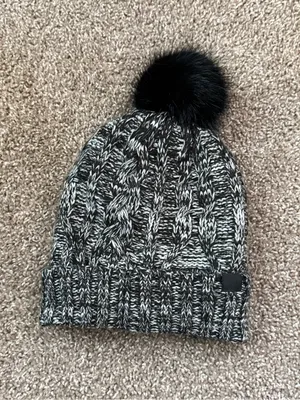NWT Victoria’s Secret PINK Black White Cable Knit Sherpa Pom Beanie Hat thumbnail 2