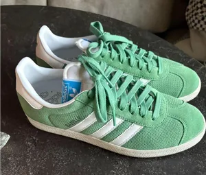 Adidas Classic Green and White Trainers thumbnail 1