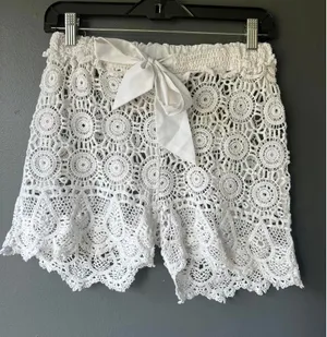 Cynthia Rowley White Crochet Lace Shorts with Tie Waist Size Small thumbnail 1