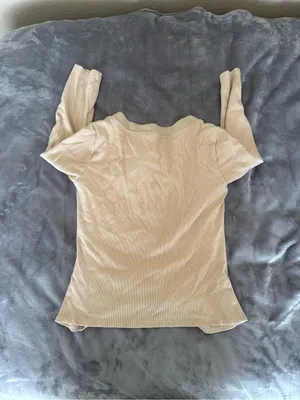 Aritzia Light Beige Button-Front Women's 3/4 long sleeve Top thumbnail 4