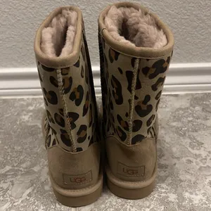 UGG Genuine Sheepskin Lined Leopard Print Boots, Size EU36 US5 New in Box thumbnail 9