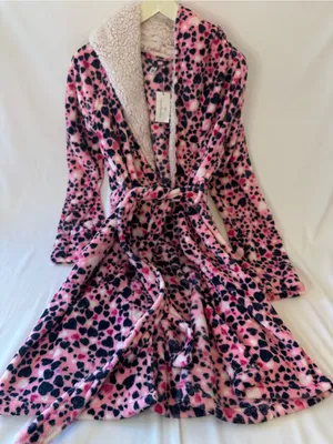 Vera Bradley Pink and Black Heart Print Plush Robe with Sherpa Hood thumbnail 1