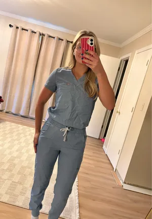 FIGS Scrubs Set Women’s thumbnail 4