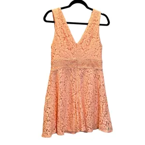 NWT Francesca's Mini A-line Dress Floral Lace Sleeveless Size‎ Medium thumbnail 3