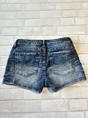 BKE Woman’s Denim Shorts in Faded Blue Size 28 thumbnail 2