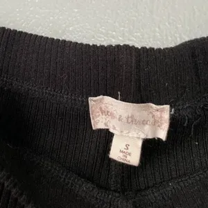 Hem & Thread Wide Leg Pants Size Small Black Ribbed Knit Artsy Lagenlook Witchy thumbnail 4