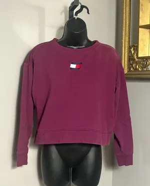Tommy Hilfiger Small Burgundy Cropped Crewneck Sweatshirt thumbnail 1