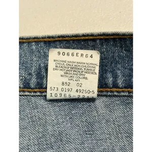 Vintage 90s Levi's 965 Wide Leg Jeans Made in USA Size 5 Long thumbnail 9