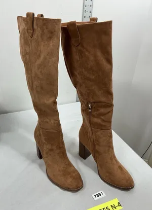 Womans Excellent Condition Knee High Fashion Riding Boots 11 Chestnut thumbnail 1