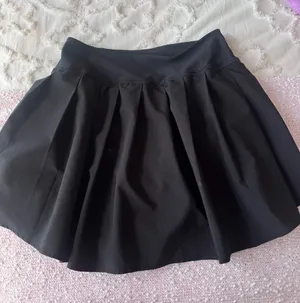 Old Navy Athletic Skirt Black thumbnail 1