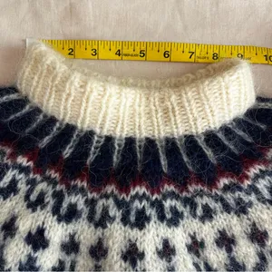 Handmade Vtg. Hand Knit Scandinavian Wool & Mohair Fair Isle Sweater• Sz M/L thumbnail 10