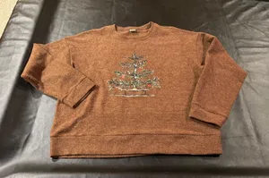 Ladies XXL Holiday Sweater - like new thumbnail 1