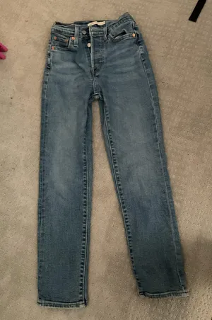 Levi’s thumbnail 1