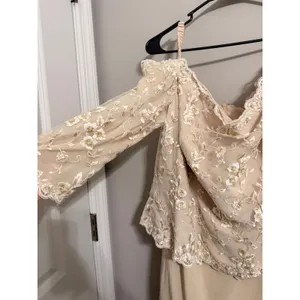 David's Bridal F2951P Formal Gown Womens 18 Champagne Lace Cold Shoulder Maxi thumbnail 3
