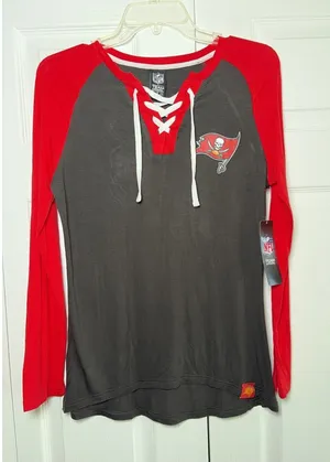 NFL‎ Team Apparel Womens Small Tampa Bay Buccaneers Game Day Top NEW thumbnail 1